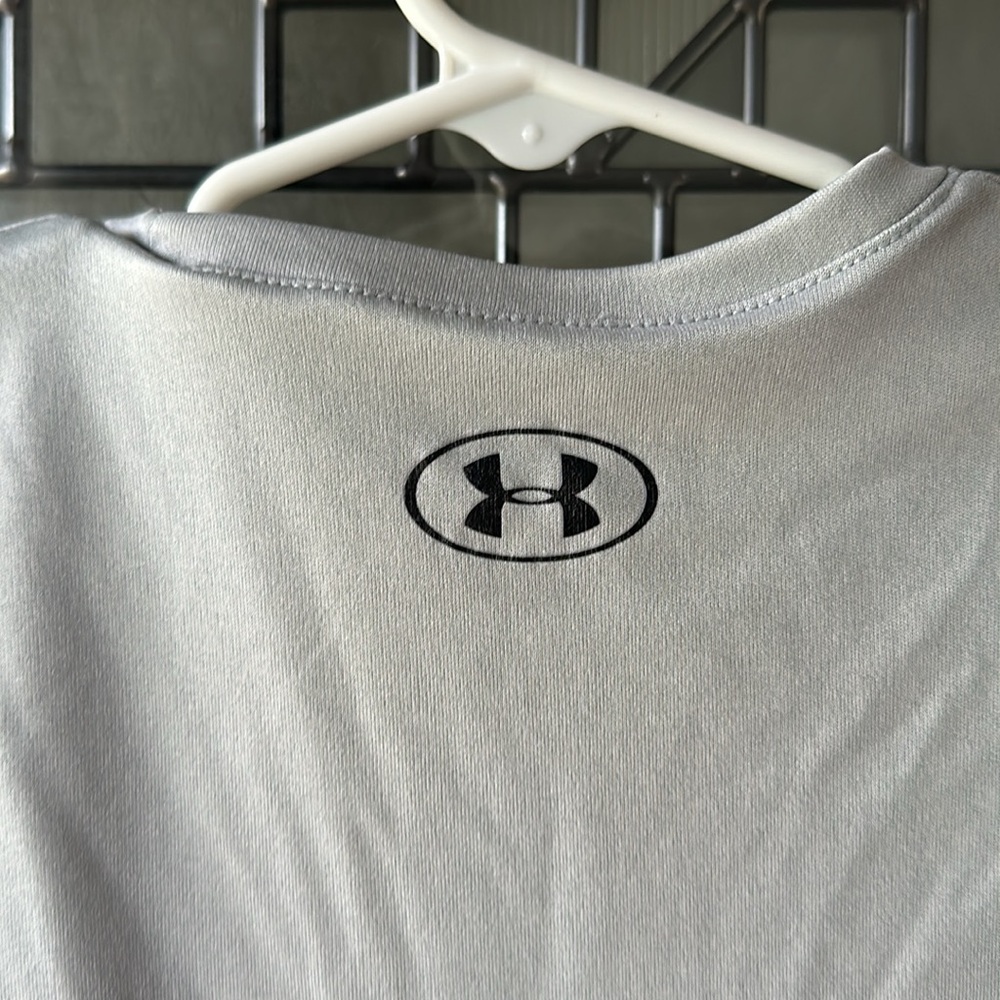 Under Armour tee - Picture 6 of 6